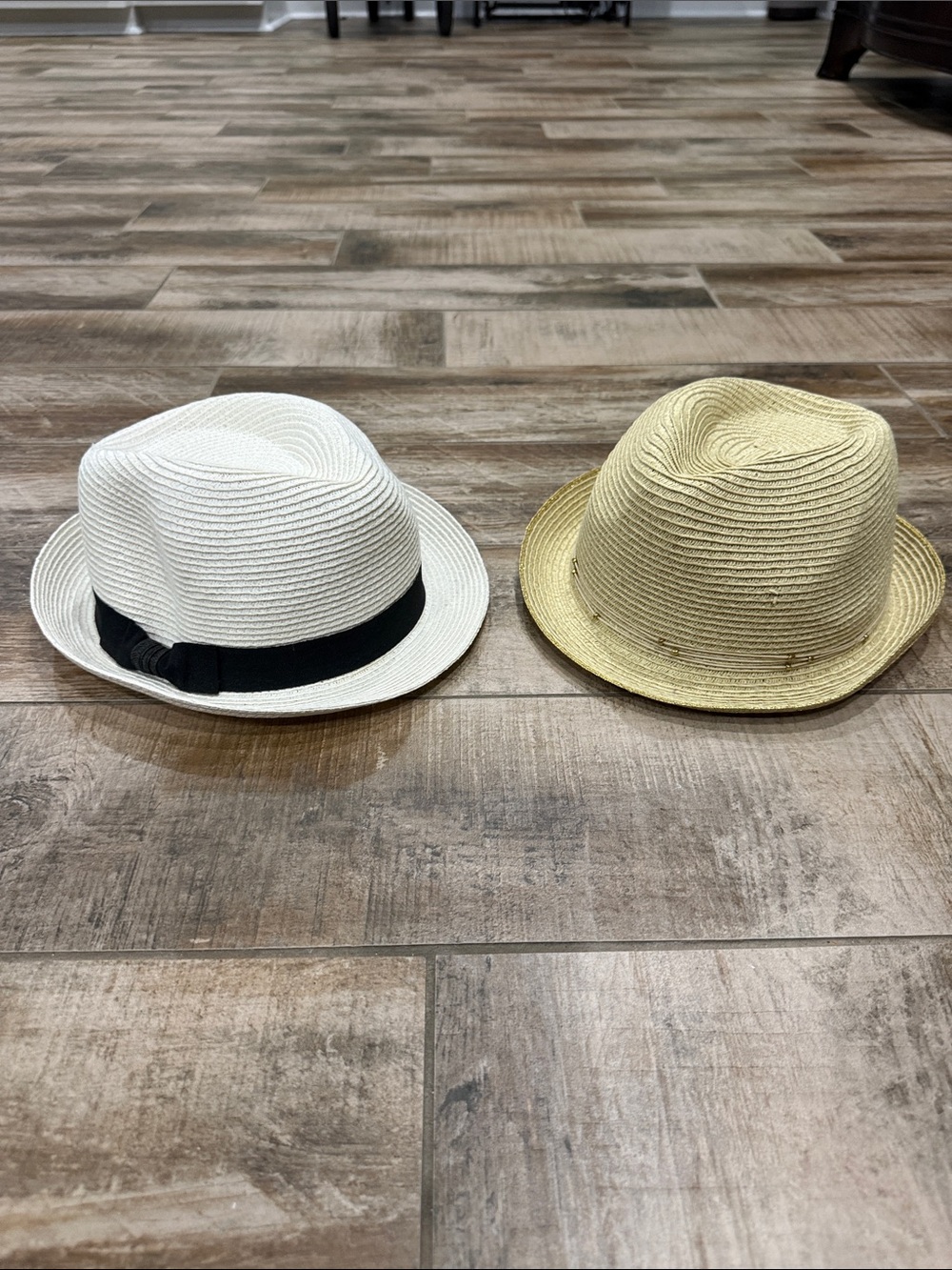 Women’s Straw Fedora Hat in White and Gold - Classic Summer Style